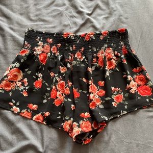 ⭐️ 4 for $20 floral shorts